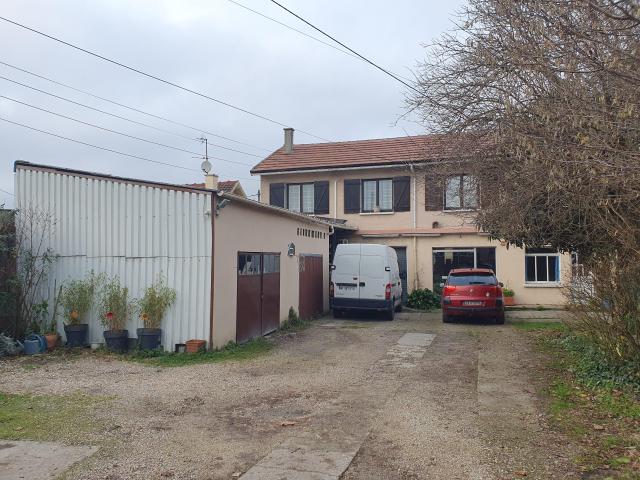 Immeuble vente à Stains