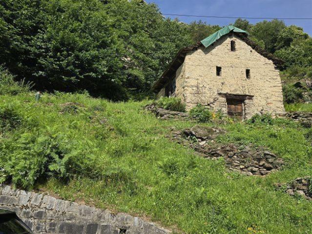 Zweifamilienhaus kaufen in Serravalle, Tessin