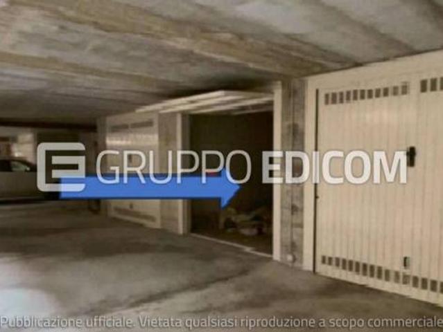 Box in vendita a Pavia, Lombardia