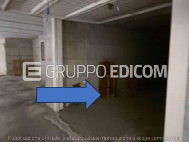 Box in vendita a Pavia, Lombardia