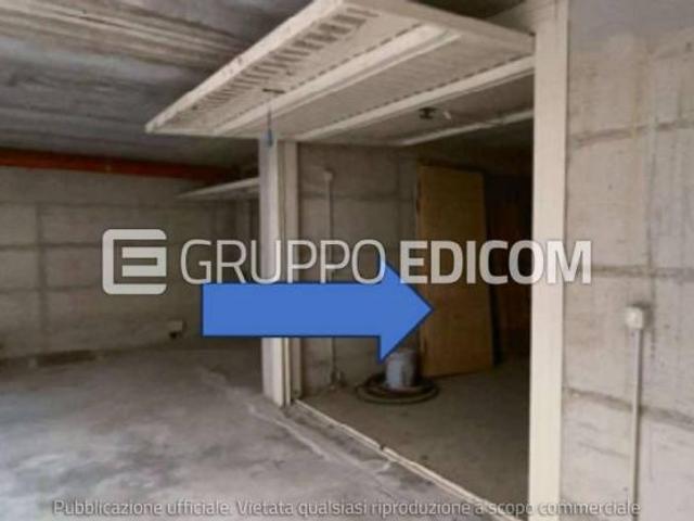 Box in vendita a Pavia, Lombardia