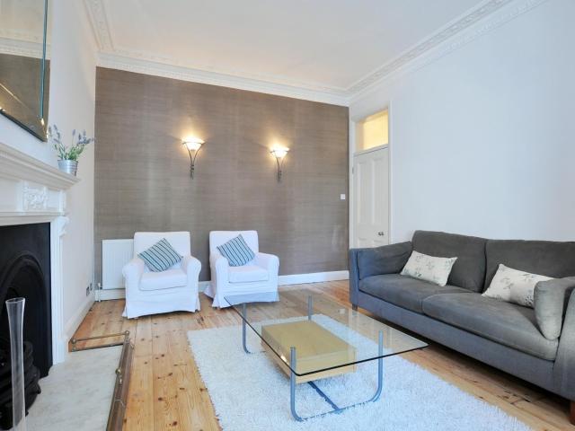 Apartment for rent in Brook Green, Greater London
