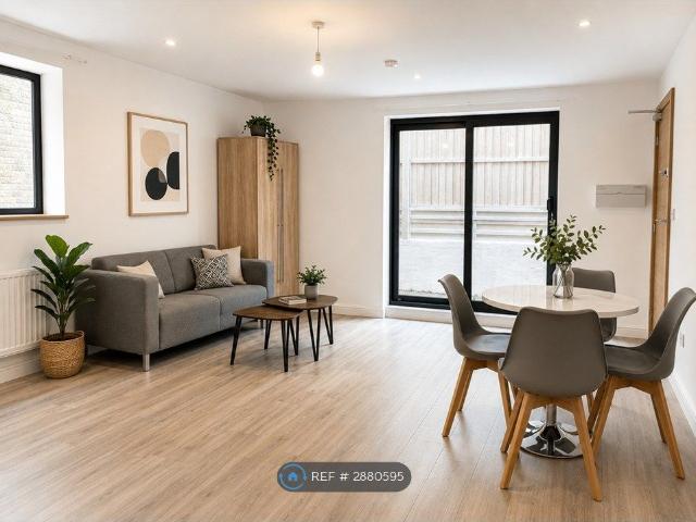 Apartment for rent in Stamford Hill, Isle Of Man