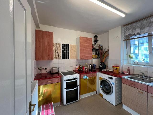 Apartment for rent in Stamford Hill, Greater London