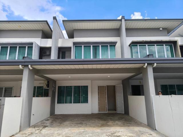 Terraced House for rent in Kuching
