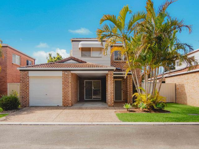 Townhouse for sale in Fernbrook, Queensland