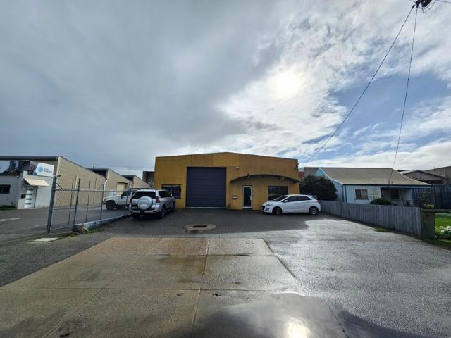 Warehouse for rent in Stirling, Western Australia