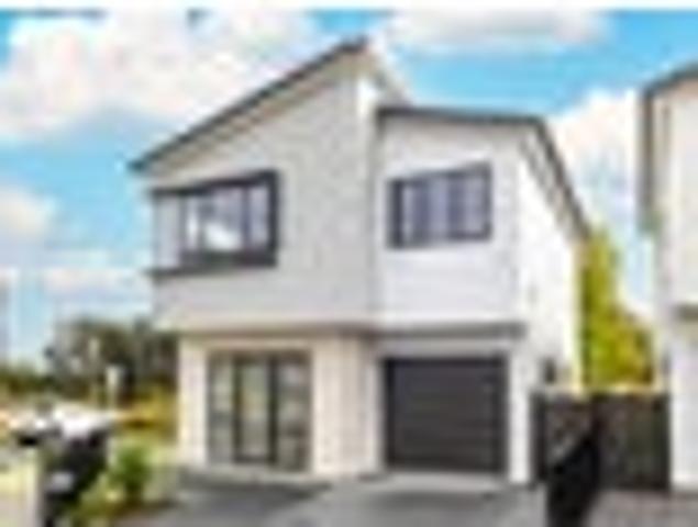 House for sale in Waitakere