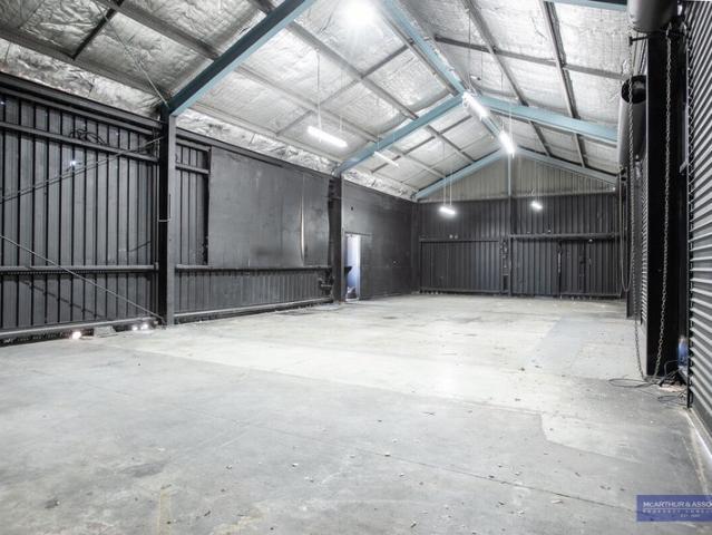 Warehouse for rent in Toombul, Queensland