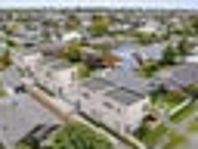 Townhouse for sale in Chaslands, Canterbury