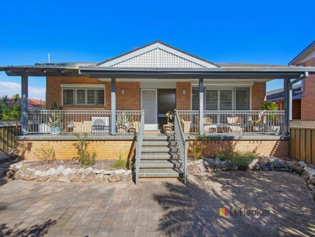 Townhouse for sale in Budgewoi, New South Wales