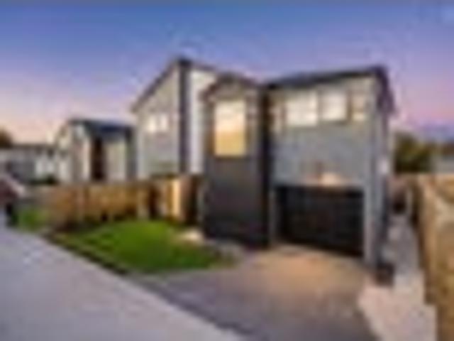 Townhouse for sale in Owhata, Oroua County