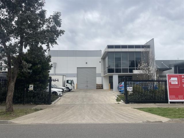 Warehouse for rent in Axiom Industrial Estate, Melbourne