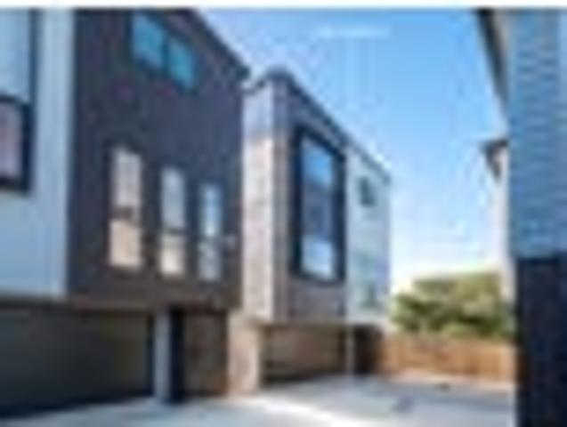 Townhouse for sale in Hillsborough, Puketāpapa