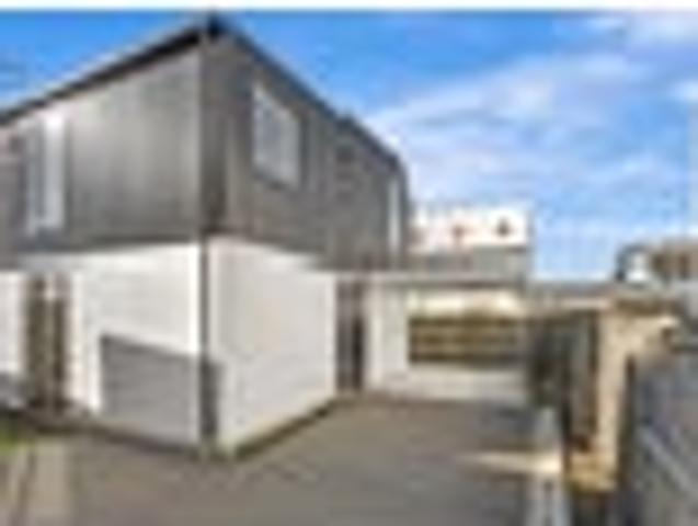 Townhouse for sale in Heathcote, Canterbury