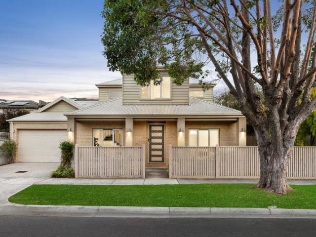House for sale in Hampton East