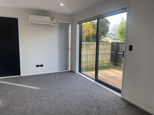 Townhouse for rent in Heathcote, Canterbury