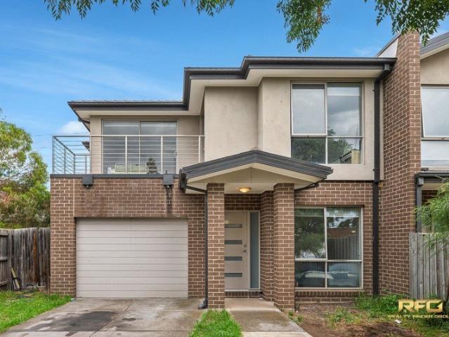 Townhouse for sale in Camerons Creek, Victoria