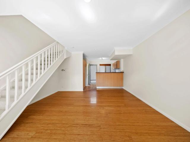 Townhouse for rent in Sherwood, Greater Brisbane