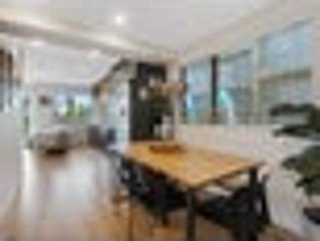 Townhouse for sale in Whangaparaoa