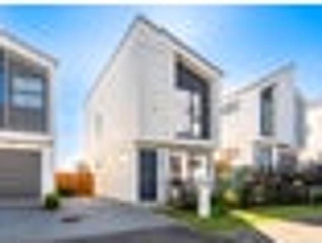 House for sale in Waitakere