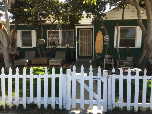 Room for rent in Canoga Park, California
