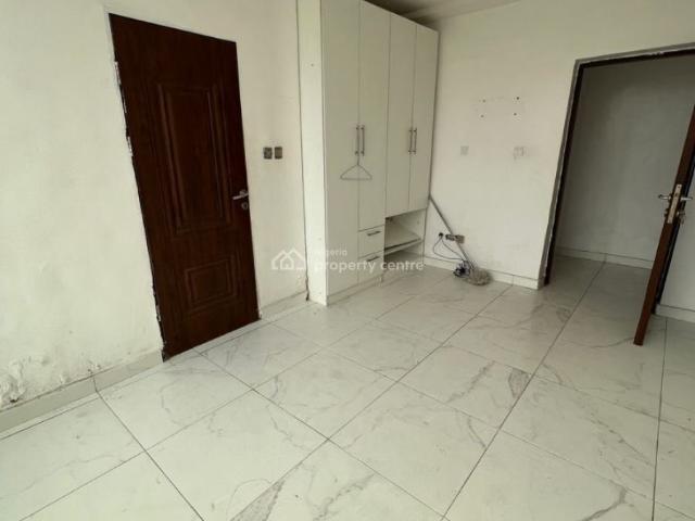 Flat for rent in Eti Osa, Lagos