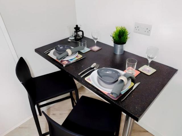 Room for rent in Falcon Lodge, Wales