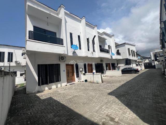 Detached house for sale in Lekki, Lagos