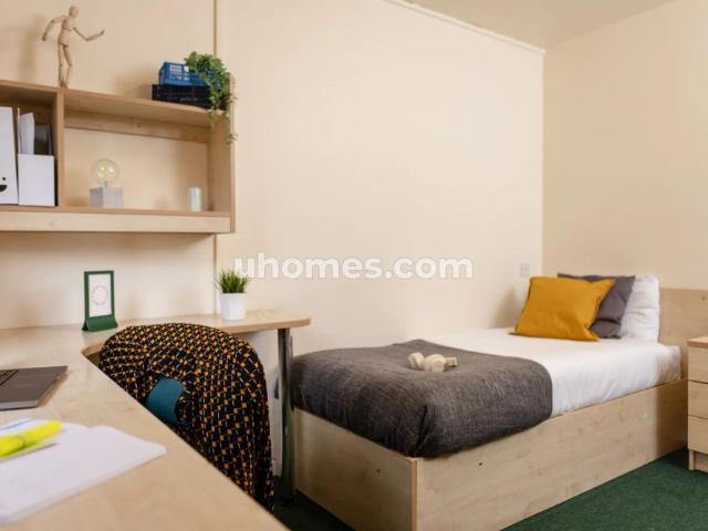 Room for rent in Barton In Fabis, East Midlands