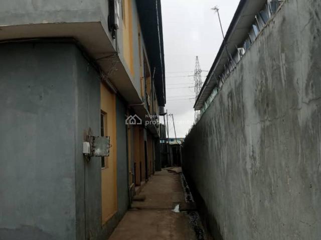 Flat for sale in Alimosho, Lagos