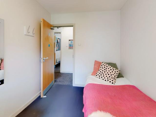 Room for rent in Attenborough, East Midlands
