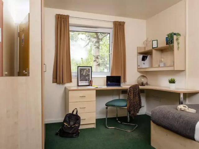 Room for rent in Barton In Fabis, East Midlands
