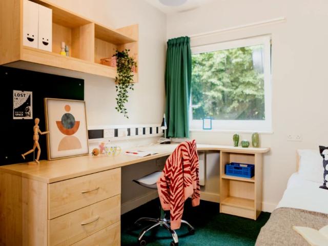 Room for rent in Barton In Fabis, East Midlands