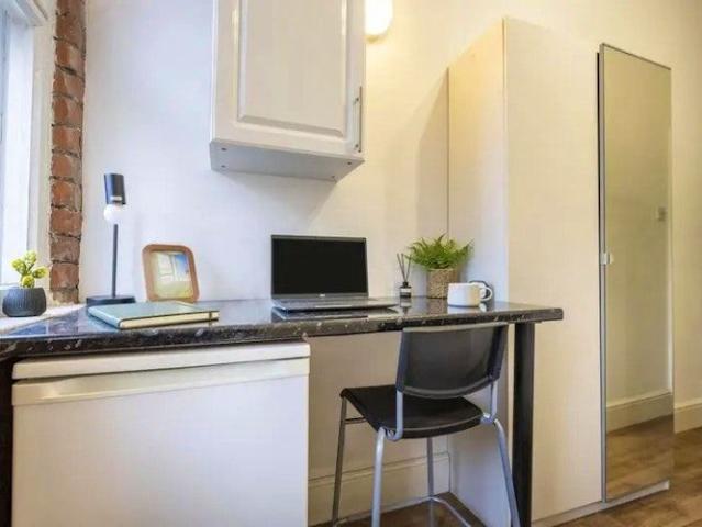 Room for rent in Georgia, Greater Manchester