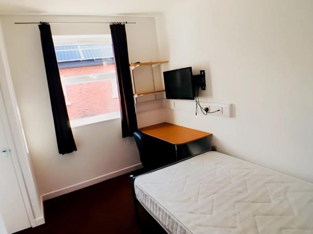 Room for rent in Elmfield, Leicestershire