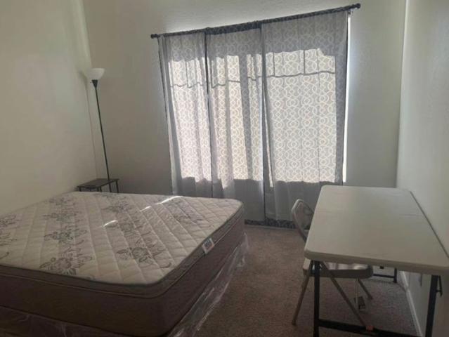 Room for rent in Reflections, Chandler