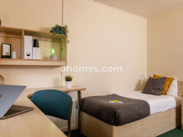 Room for rent in Barton In Fabis, East Midlands