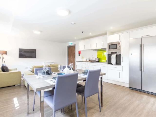 Room for rent in Hyde Park, West Yorkshire