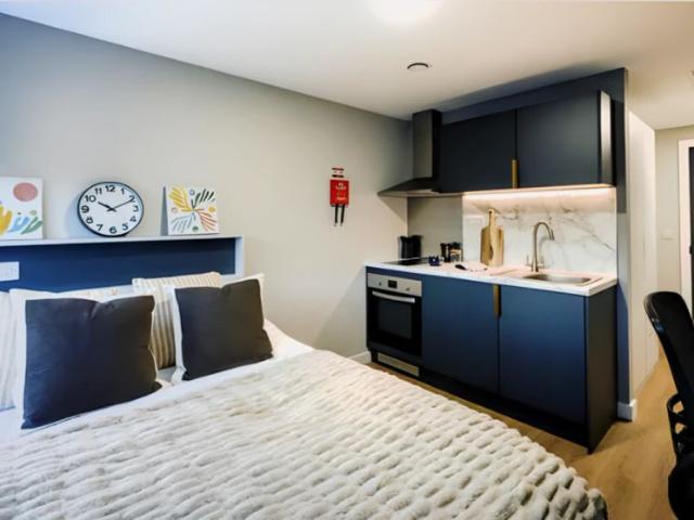 Studio for rent in Merchant City, Scotland