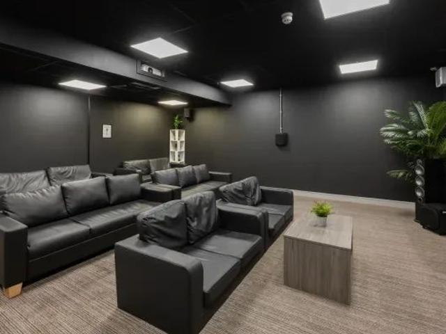 Studio for rent in Hyde Park, West Yorkshire