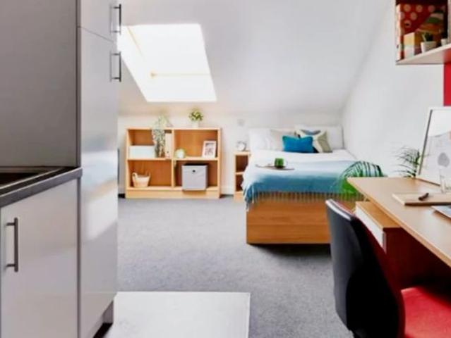 Studio for rent in Hillfields, West Midlands