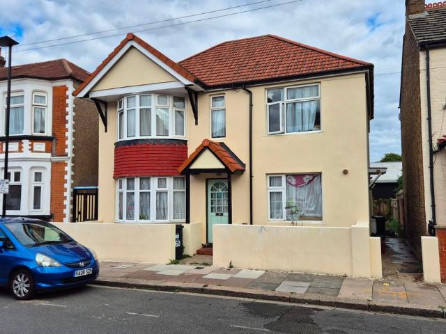 House for rent in London Borough of Hounslow, Greater London
