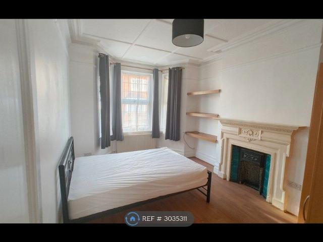 Studio for rent in London Borough of Hounslow, Greater London