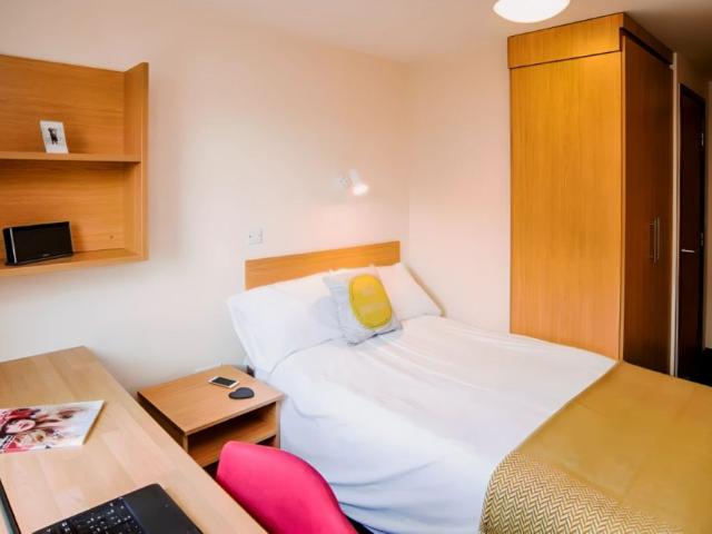 Room for rent in Elmfield, Leicestershire