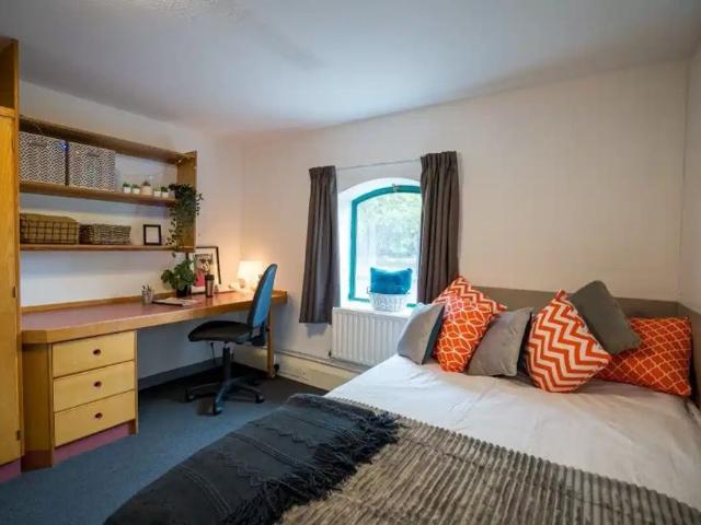 Room for rent in Haddon, East Midlands