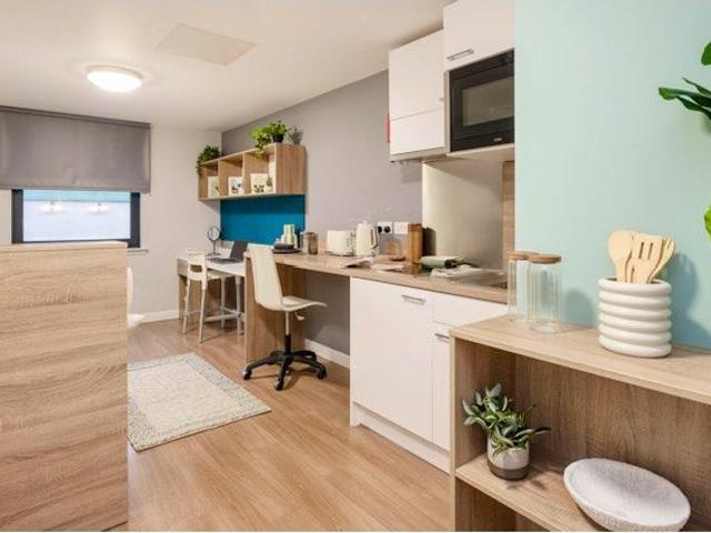 Studio for rent in Gayfield, Broughton