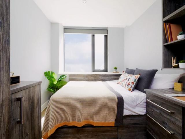 Studio for rent in Crockherbtown, Falcon Lodge