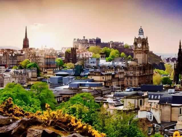 Studio for rent in Canongate, Old Town