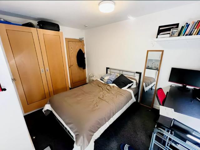 Studio for rent in Elmfield, Leicestershire